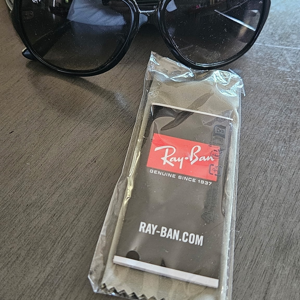 Ray-Ban Classic Black Sunglasses